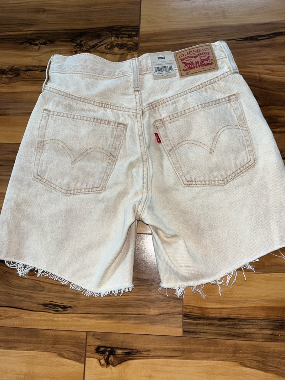 NWT Levi’s 501 Mid-Thigh High Waist Shorts - Picture 5 of 6